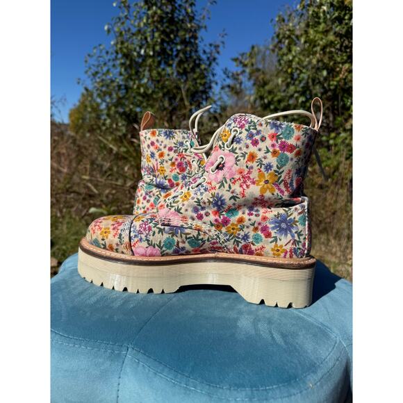 Sinclair Wanderlust Doc Marten Platform Boots - Picture 3 of 6